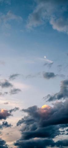 White Clouds iPhone Se Wallpaper