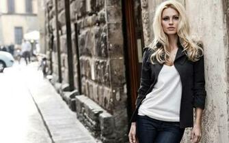 Street Fashion Wallpaper Top Background