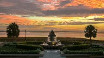 Charlestons Pineapple Fountain Dusk