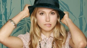 Sarah Carter Wallpaper