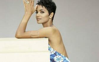 Halle Berry Widescreen Wallpaper