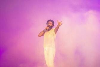 Childish Gambino Lollapalooza Re Rapper Transcends Fest With