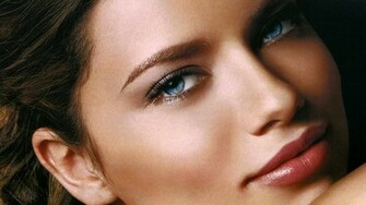 Adriana Lima Makeup Wallpaper