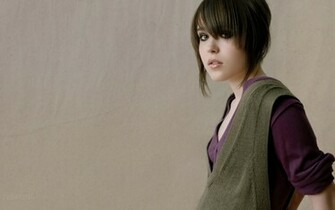 Alyson Hannigan HD Wallpaper
