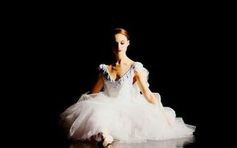 Nina Black Swan Wallpaper
