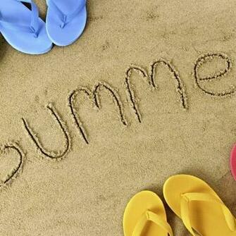 Sommer Flip Flops Sand Foto Auf Dem Desktop