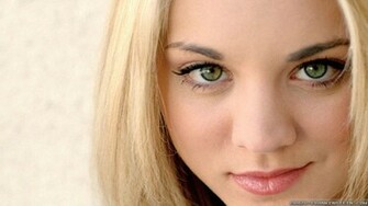 Kaley Cuoco Gallery