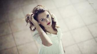 Cute Girl With Red Lips Wallpaper