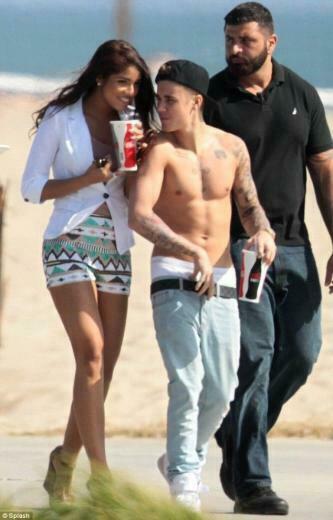 Justin Bieber And Yovanna Ventura Love