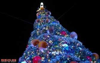 World Of Disney For The Young At Heart Christmas Wallpaper