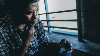 Wallpaper Id Man Phone Smoking And Person HD 4k