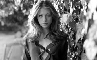 Women Michelle Trachtenberg Wallpaper