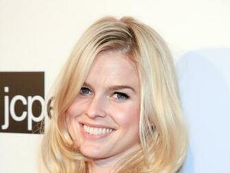Alice Eve Wallpaper