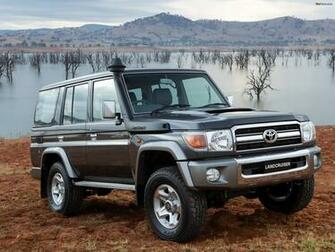 Toyota Land Cruiser J76 Wallpaper