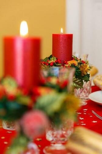 Candle Light Christmas Table Image HD