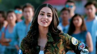Ananya Pandey Student Of The Year Background Wallpaper