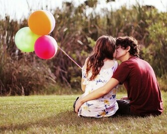 Cute Kissing Wallpaper Area HD