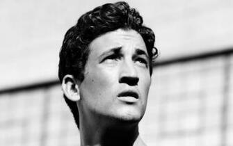 Monochrome Miles Teller Face Wallpaper