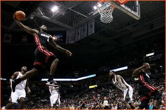 Lebron James And Dwyane Wade Named Kia Nba Eastern Conference Co