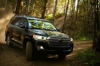 Toyota Land Cruiser Us Spec Urj200 Suv Wallpaper