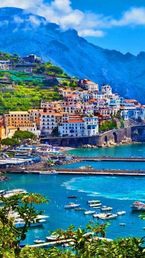 Amalfi Wallpaper Top Background
