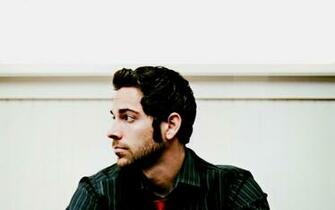 Zachary Levi Wallpaper