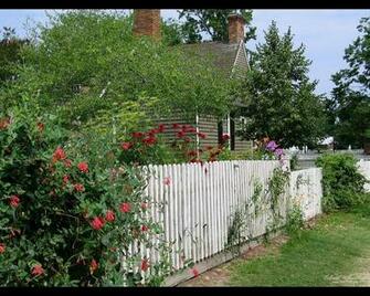 Colonial Williamsburg Multimedia S The