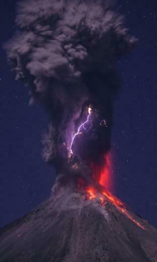 Volcanic Lightning HD Wallpaper For Desire HDwallpaper