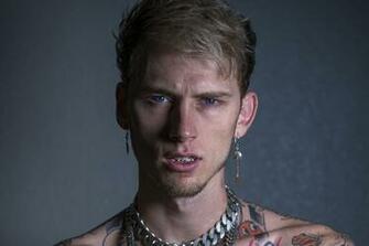 Machine Gun Kelly Eyes Wallpaper Baltana