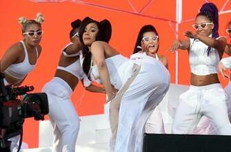 Pregnant Cardi B Twerks At Coachella As Migos Seemingly Throws