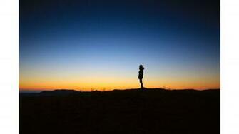 Lone Person Sunset 4k Wallpaper Fuchsia Blue