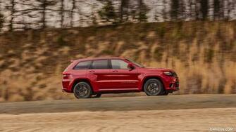 Jeep Grand Cherokee Supercharged Trackhawk Side HD