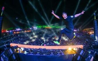 Martin Garrix Dj Wallpaper Live Performance In Sunburn