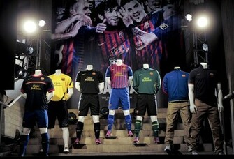 Gambar Kostum Baru Barcelona Semoga Bermanfaat Bagi Anda Semua