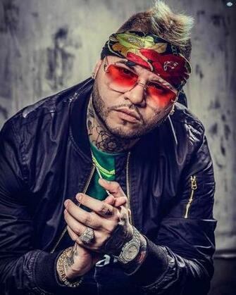 Farruko Wallpaper Top Background