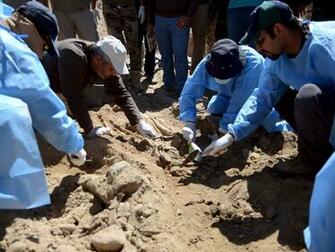 Isis Mass Graves Iraqi Forensic Teams Begin Excavating Sites In