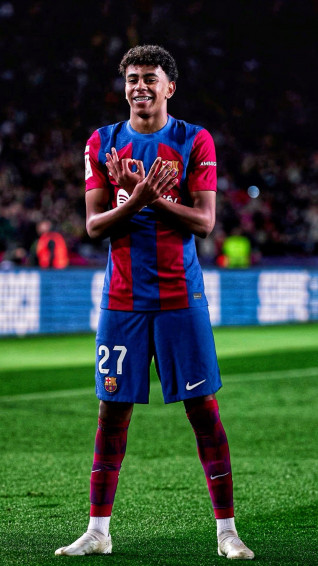 Lamine Yamal Barca Wallpaper