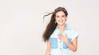 Zoey Deutch Wallpaper HD HDcoolwallpaper