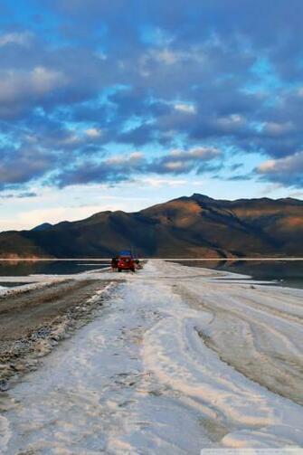 Salar De Uyuni Salt Desert Bolivia 4k HD Desktop Wallpaper For