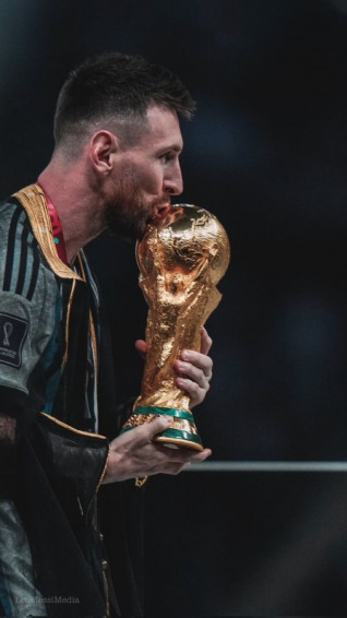Lionel Messi Trophy Wallpaper Top Best
