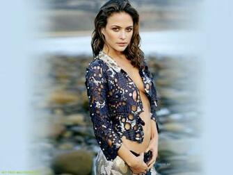 Josie Maran Wallpaper Collection For