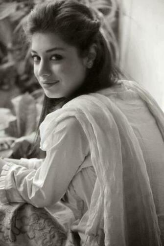 Sidra Batool HD Wallpaper Best Photos