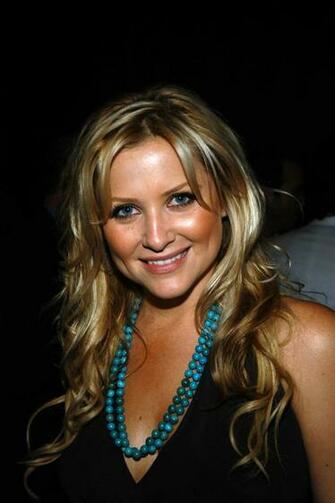 Jessica Capshaw HD Desktop Wallpaper