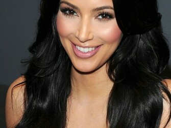Kim Kardashian HD Wallpaper