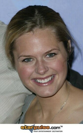 Maggie Lawson Photo Colection
