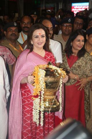 Nita Ambani Temple Wallpaper Teahub Io