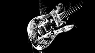 Crazy Musik Video Simple Plan Image