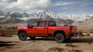 Chevrolet Silverado HD Custom Side Wallpaper