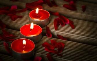 Candles And Roses Petals Slwallpaper