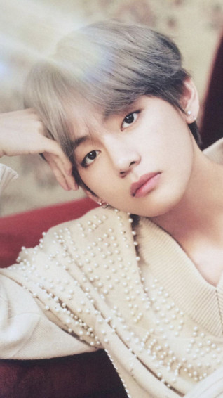 Laptop Kim Tae Hyung Wallpaper On